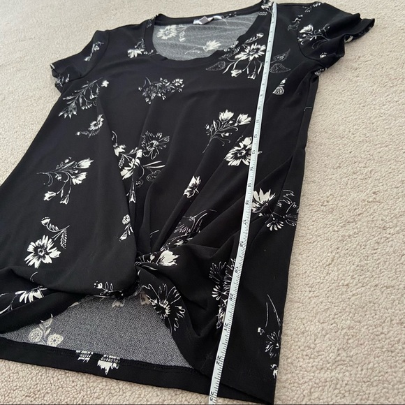 4 for $20 🖤 CANDIE’S Black/White Twist Front Top - Picture 8 of 8